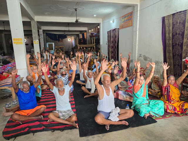 बुजुर्गों ने दिया स्वस्थ रहने का संदेश