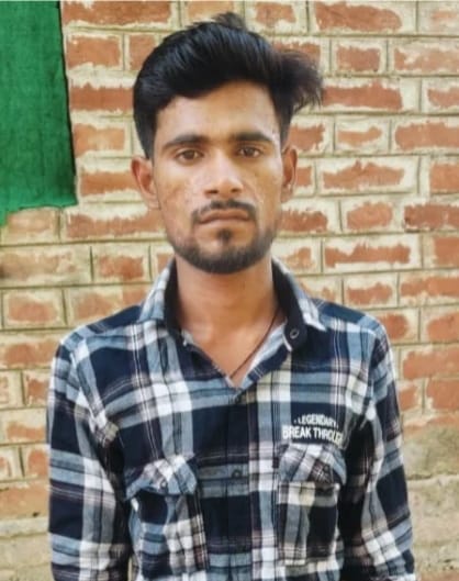 जौनपुर:घर से गए युवक की झाड़ियों में मिली लाश,