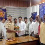 जन समस्याओं को लेकर पुलिस अधिकारी से मिले मनीष दुबे