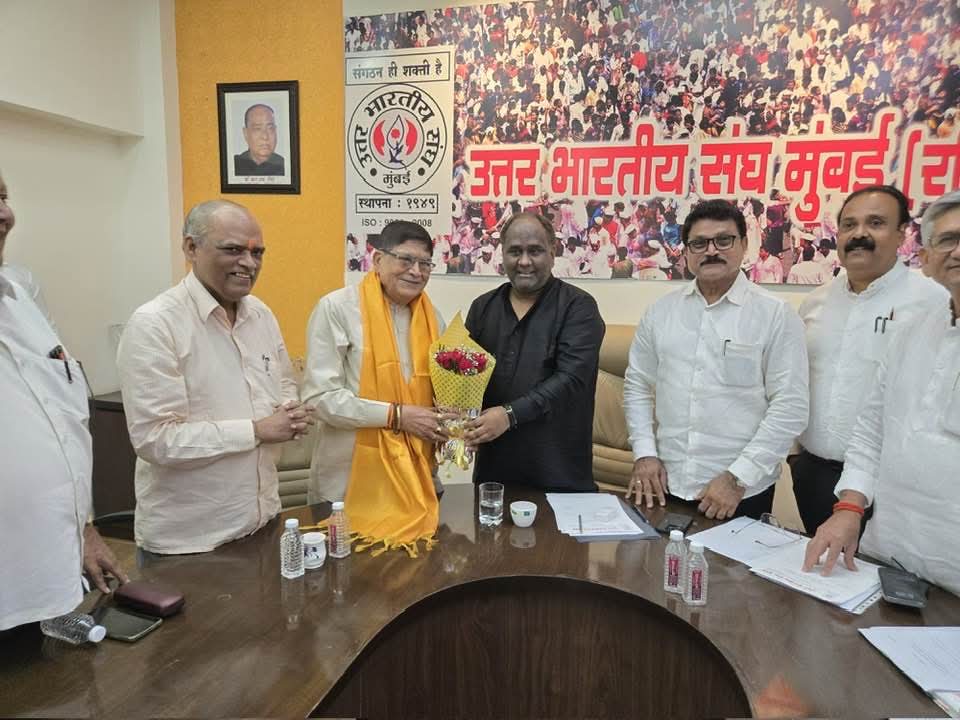 उत्तर भारतीय संघ ने किया डॉ राधेश्याम तिवारी का सम्मान