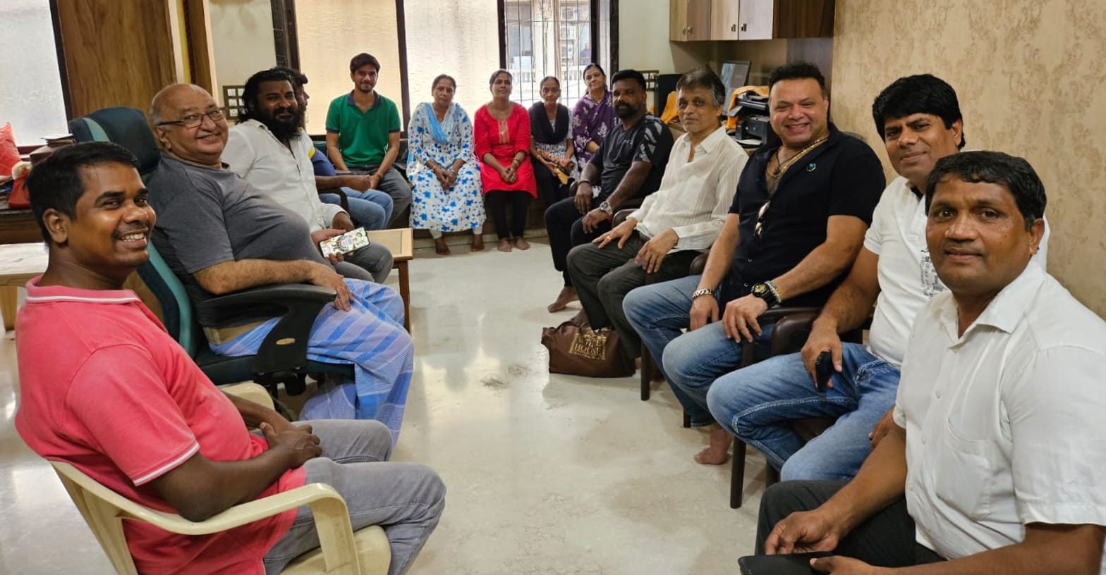 स्टार चैंबर सोसायटी बिल्डिंग को रीडेवलप् करने पर बैठक संपन्न