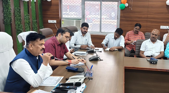 त्योहारों को लेकर कलेक्ट्रेट में शांति समिति की बैठक, जिलाधिकारी ने दिए सख्त निर्देश