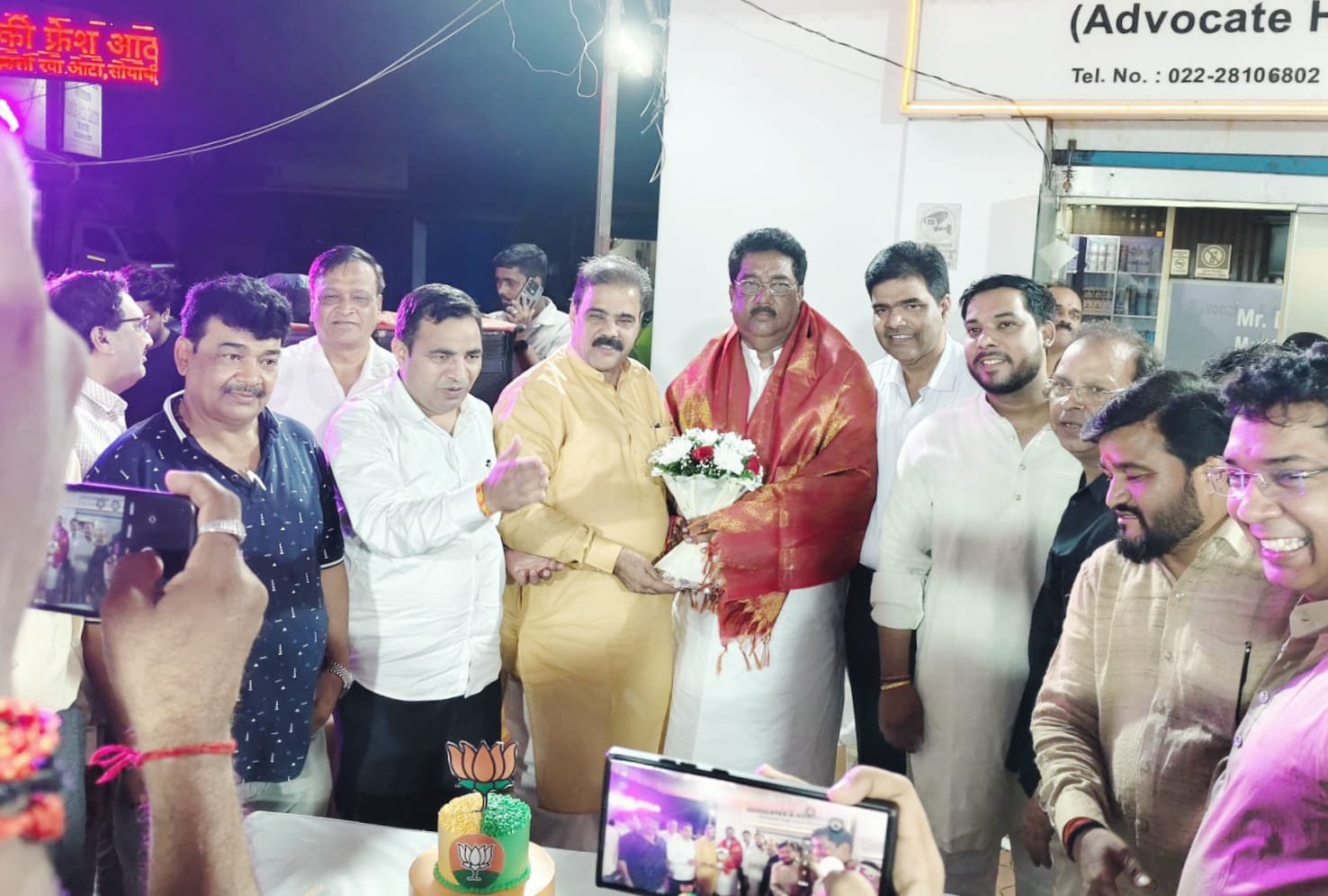 वरिष्ठ अधिवक्ता डीके पांडे के जन्मदिन समारोह में शामिल हुए गणमान्य