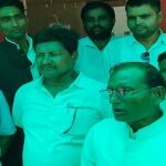 वकीलों ने नारेबाजी कर किया प्रदर्शन