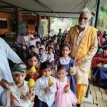 ट्रस्ट के द्वारा गुरु पूर्णिमा के अवसर पर जरूरत मंदो की गई मदद,पूजा अर्चना के बाद बांटा गया प्रसाद