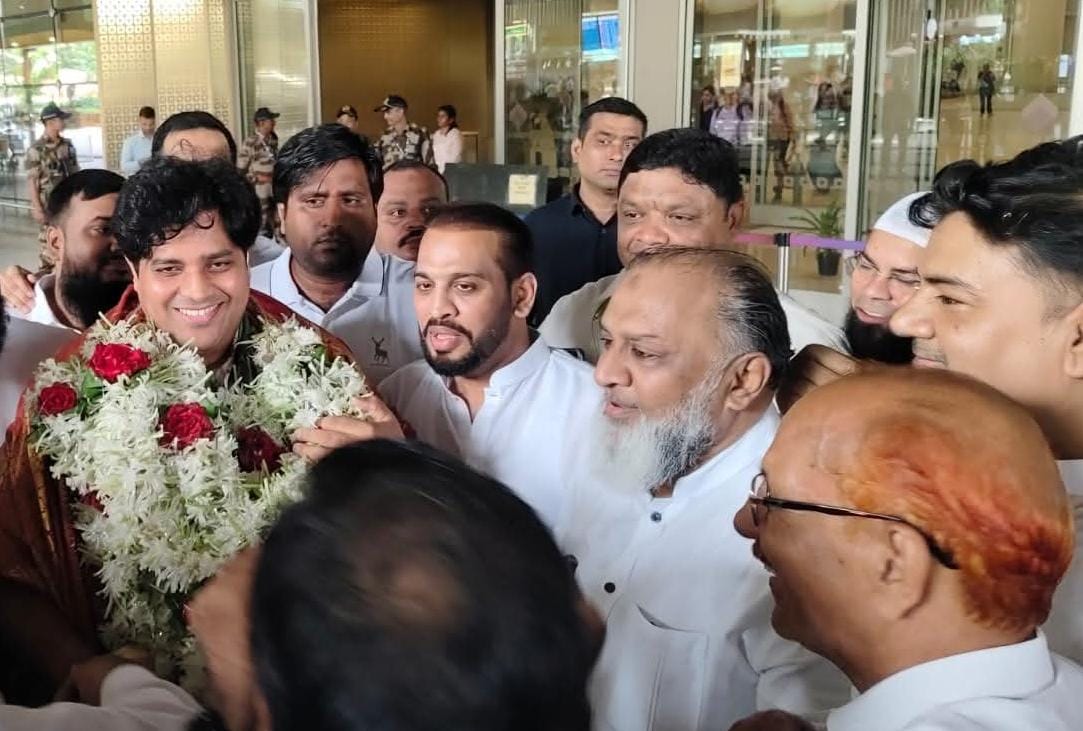 मुंबई आगमन पर सांसद इमरान प्रतापगढ़ी का भव्य स्वागत                                    