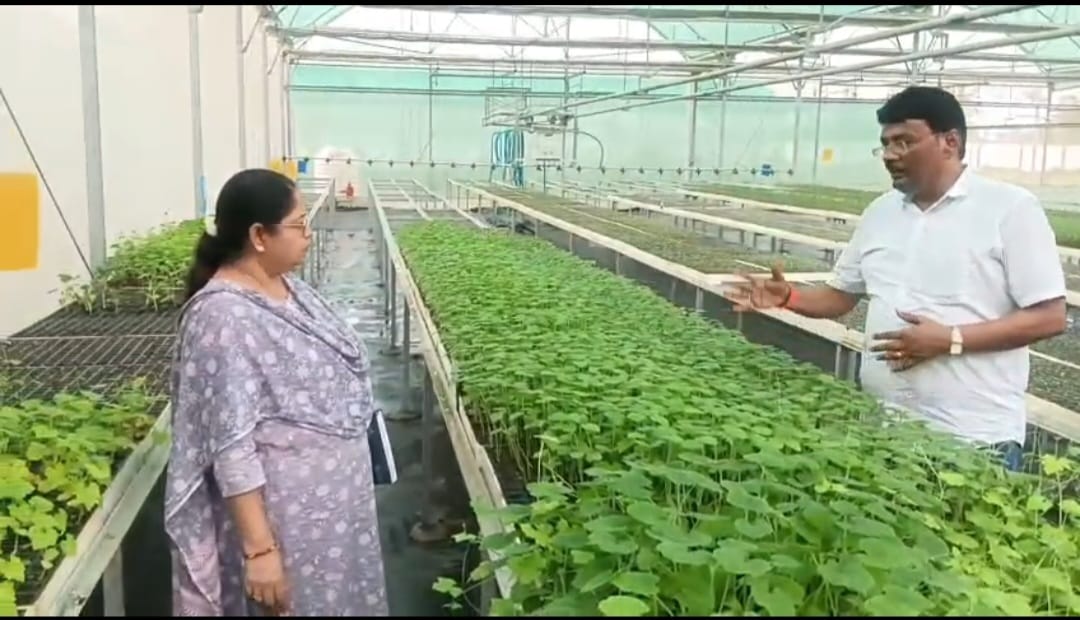 कर्नल विनोद ने किया वाराणसी प्रधान डाकघर विरासत भवन के शिलापट्ट का अनावरण