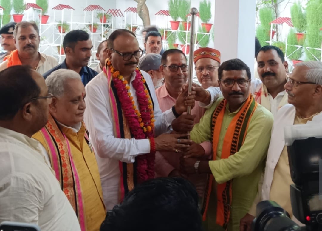 जिले का नाम बदलने के लिए उपमुख्यमंत्री को ज्ञापन