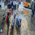 एटा: बस स्टैंड पर दिनदहाड़े युवक के अपहरण और मारपीट की घटना, CCTV फुटेज वायरल