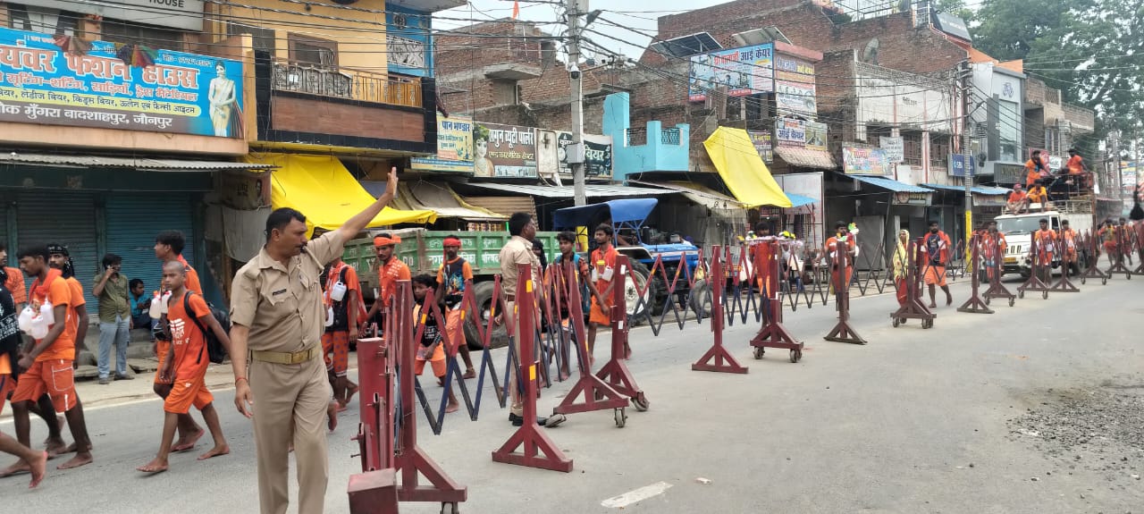 *मुंगराबादशाहपुर में कांवड़ यात्रा को लेकर की गई बैरिकेडिंग,* 
