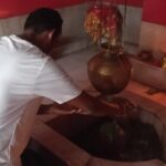 झारखण्डे महादेव धाम में शिवभक्तों ने किया बाबा का जलाभिषेक