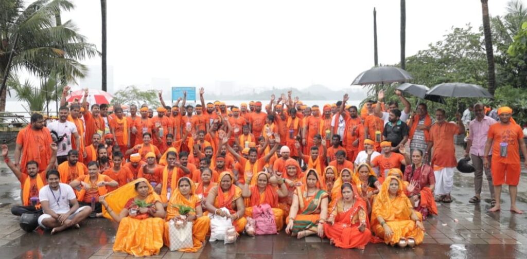 कांवड़ियों के हर-हर महादेव की जयघोष से गूंजा मुलुंड