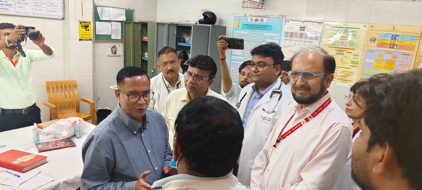 मेडिकल कालेज जौनपुर एवं जिला चिकित्सालय जौनपुर का किया गया स्थलीय निरीक्षण 