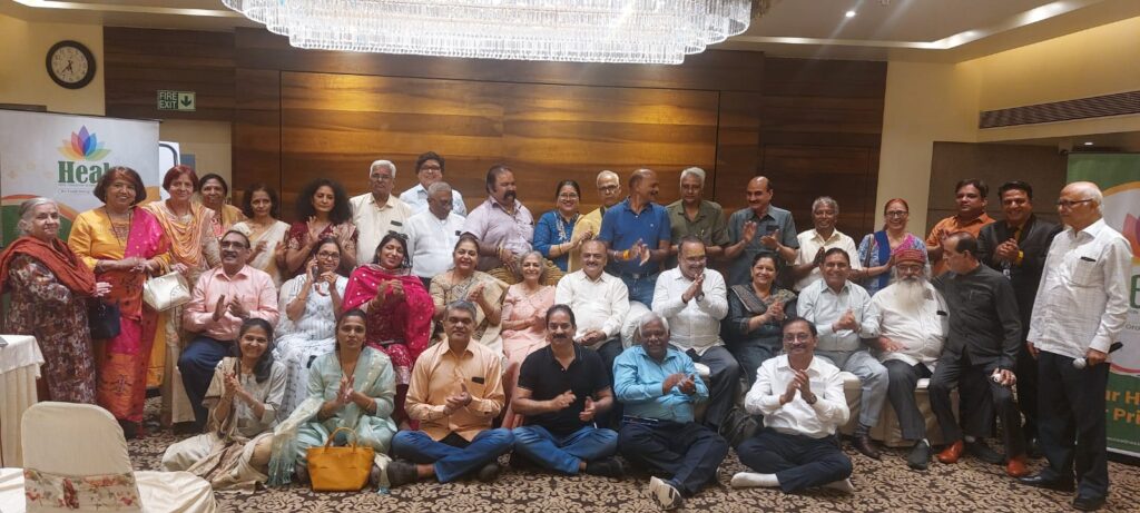 पूर्व छात्रों के स्नेहमिलन समारोह में सम्मानित हुए राकेश शर्मा 