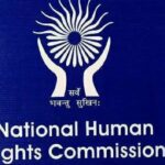 बिना स्वजन के पुलिस ने कर दिया शव का अंतिम संस्कार, यूपी के मुख्य सचिव और डीजीपी को नोटिस