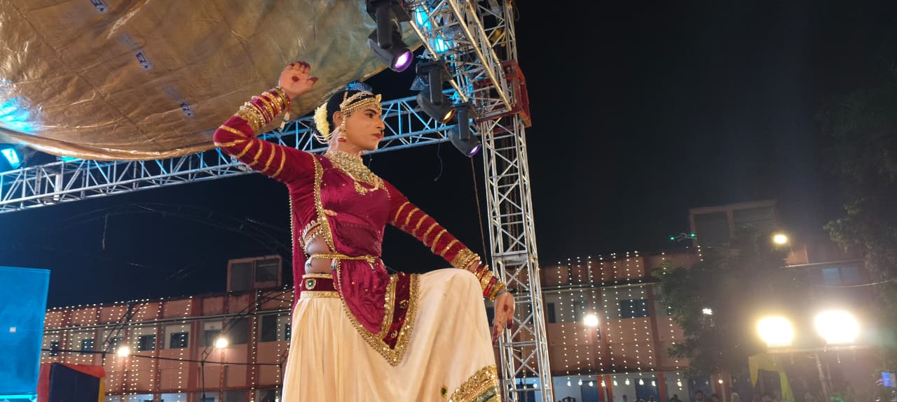 कोयल बिन बगिया न सोहे राजा....