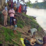 गोमती नदी में मिला एक हफ्ते पुराना शव