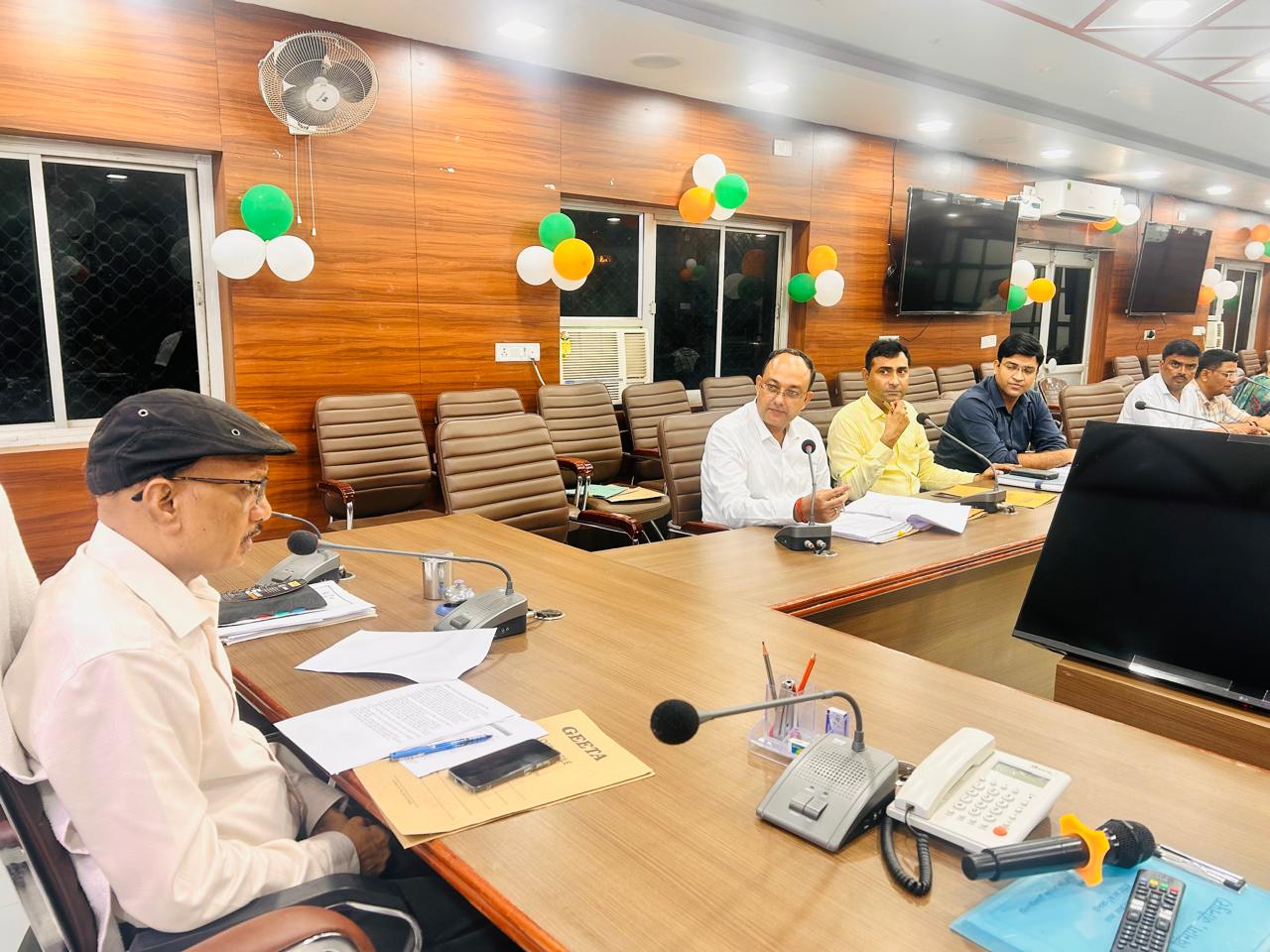 प्रतिबंधित दवाओं व नशे के कारोबार पर सख्ती, ADM ने दिए छापेमारी के निर्देश