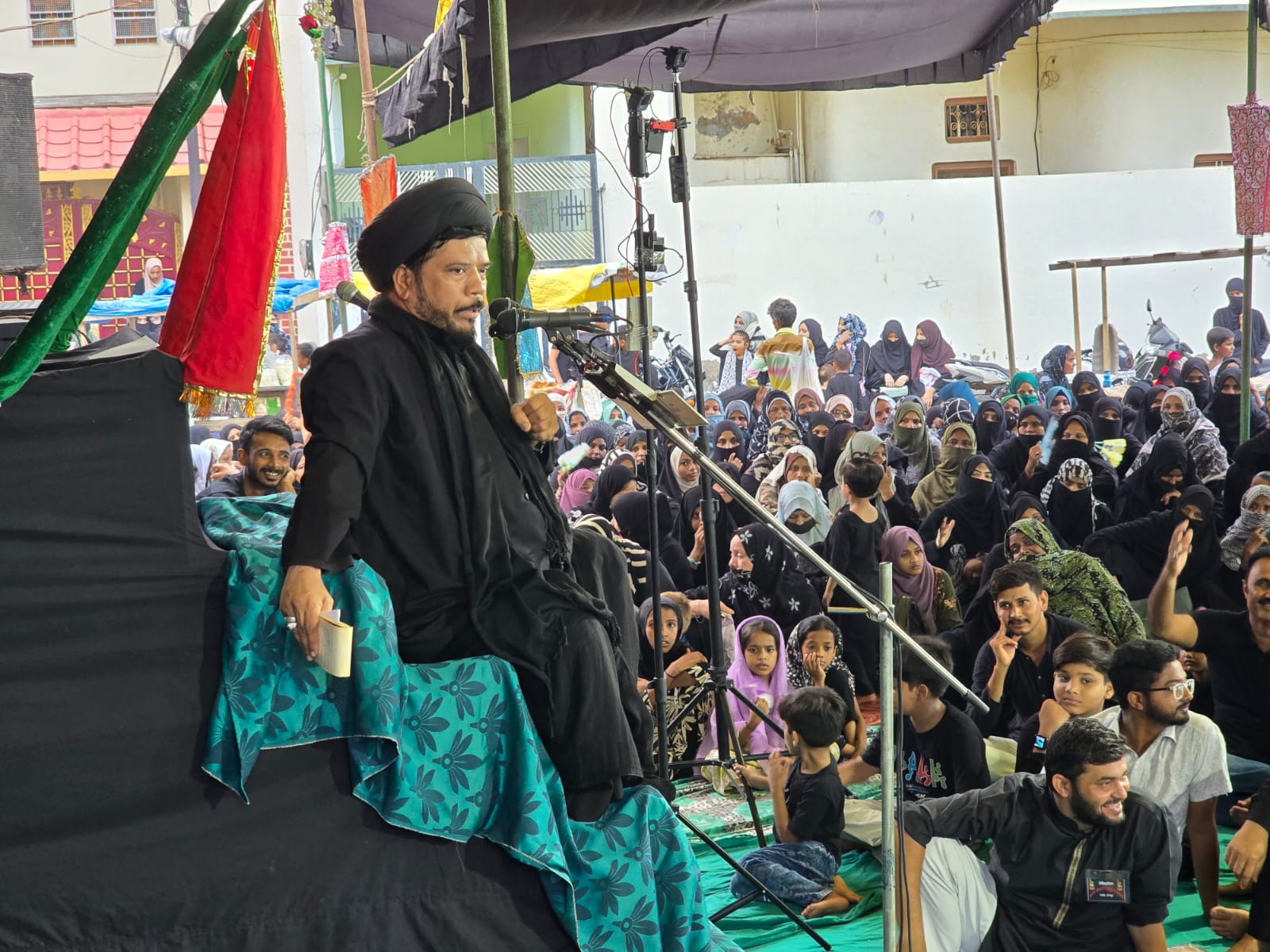 प्लेग से निजात की याद में उमड़ा श्रद्धालुओं का जनसैलाब, निकाला गया ऐतिहासिक अलम नौचंदी और जुलूस-ए-अमारी