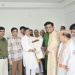 कृपाशंकर पांडे के गृह प्रवेश कार्यक्रम में पहुंचे लल्लन तिवारी और कृपाशंकर सिंह