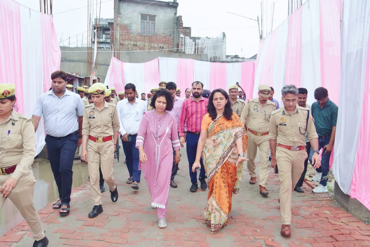 *गोला मे लगने वाला भूतनाथ मेले की तैयारियों का जायज लेने पहुंची मण्डलायुक्त*