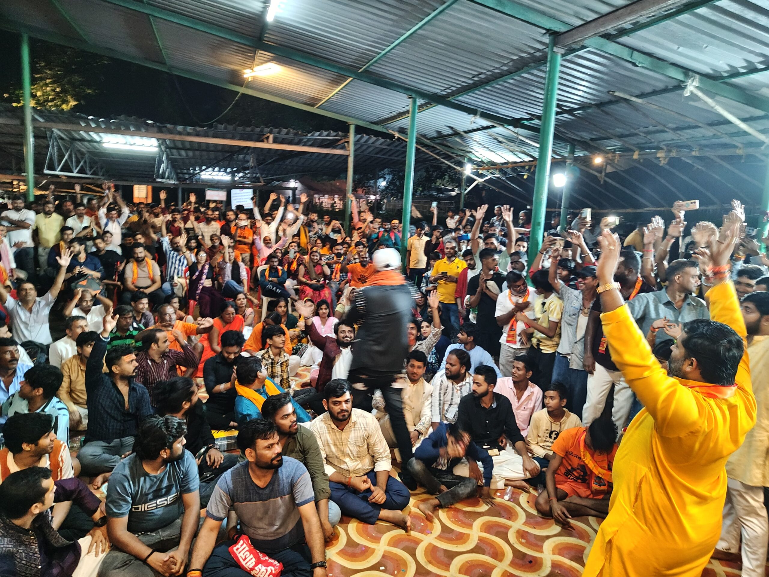 संगीत कलाकारों के भजन एवं कीर्तन में डूबा तुंगारेश्वर मंदिर परिसर