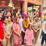 बुढवा मंगल पर्व पर उमड़ी श्रद्धालुओं की भारी भीड़, डीएम ने किया शक्ति पीठ मंदिर में दर्शन व पूजा अर्चन