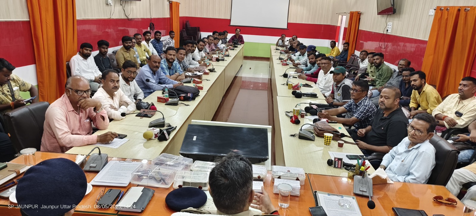 जौनपुर पुलिस अधीक्षक ने की पत्रकार संग बैठक 