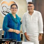 रक्षाबंधन पर आत्मीय रिश्ते की मिसाल: बहन ने भाई की कलाई पर बाँधा स्नेह का रक्षासूत्र, गवाह बना जिला