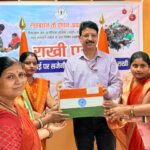 स्व सहायता समूहों की महिलाओं ने कर्नल विनोद कुमार पीएमजी बनारस को भारतीय सेना के जवानों के लिए दिया राखी का तोहफ़ा*
