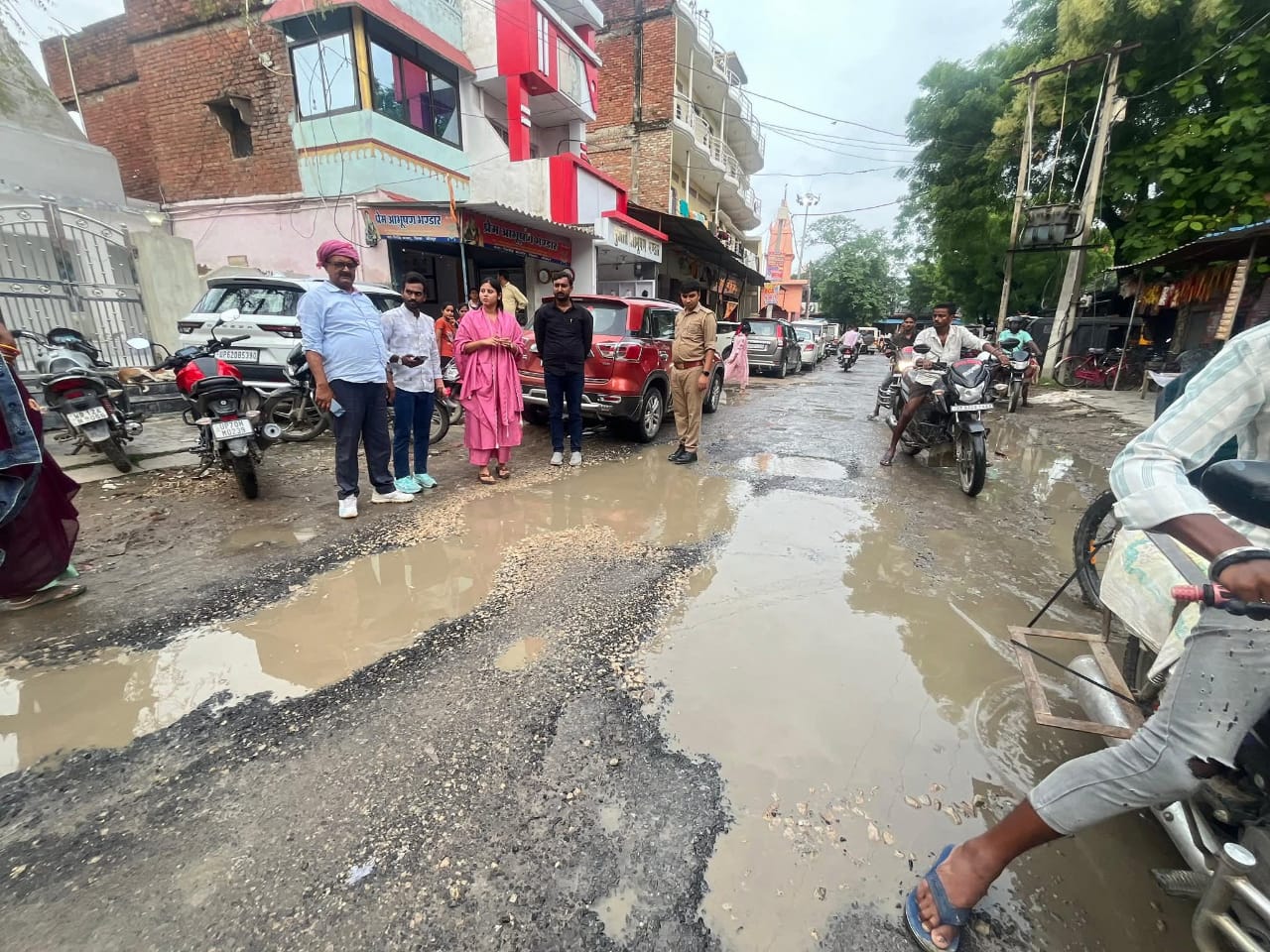 चार महीने में सड़क पर हुए गढ्ढे, सांसद का पीडब्ल्यूडी पर सख्त रुख