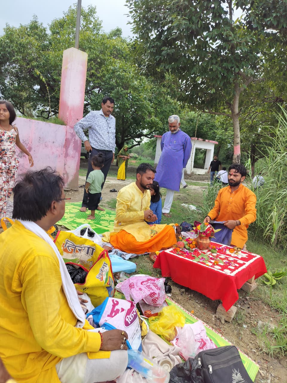 कृपालम् एजूकेशनल ट्रस्ट द्वारा विद्यालय हेतु किया गया भूमि पूजन