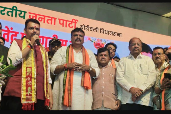 संजय उपाध्याय की दही हंडी में शामिल हुए मुख्यमंत्री देवेंद्र फडणवीस