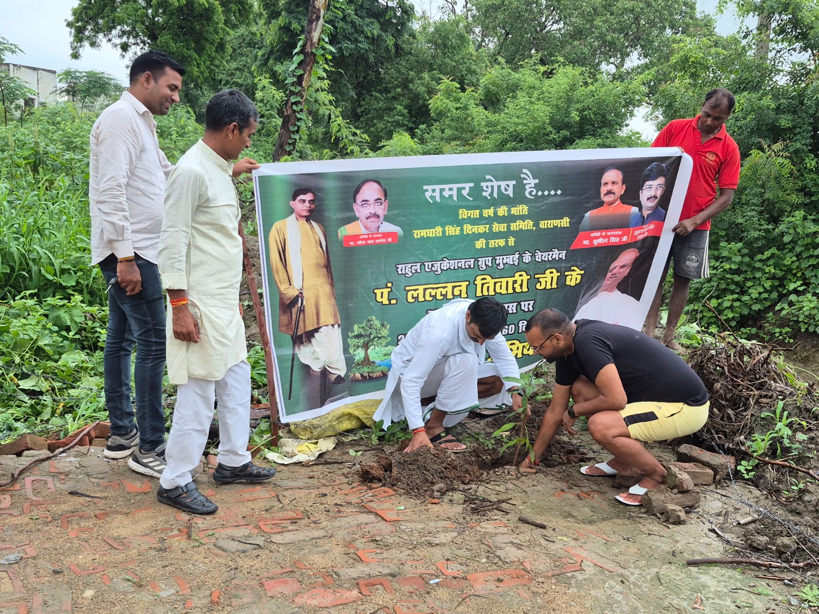 लल्लन तिवारी के जन्मदिन के उपलक्ष में अब तक लगाए गए 75 वृक्ष