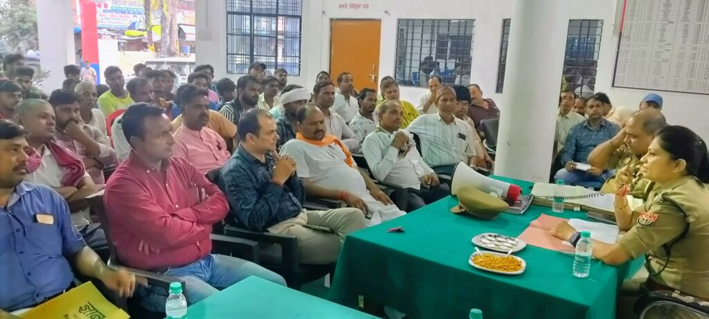 सीओ प्रतिमा वर्मा की अध्यक्षता में दुर्गा पूजा को लेकर हुई बैठक