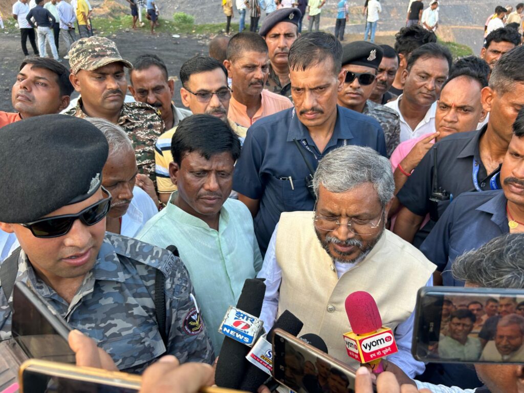 मां अंबे माइनिंग हादसे की अदालती जांच पर श्रम मंत्रालय लेगा निर्णय, DGMS ने भेजी रिपोर्ट