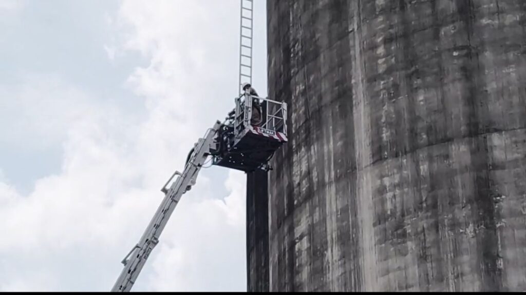 मधुबन वाशरी हादसा: करोड़ों की लागत से बना सेलो ढहा, कर्मी सुरक्षित निकाला गया, प्रबंधन पर सवाल