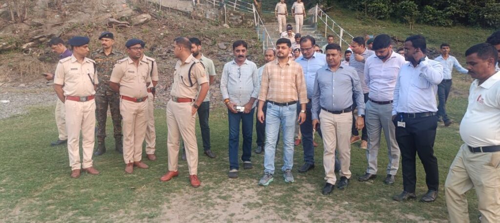 उपायुक्त और एसएसपी ने छठ घाटों का किया निरीक्षण, सफाई और सुरक्षा पर दिए सख्त निर्देश