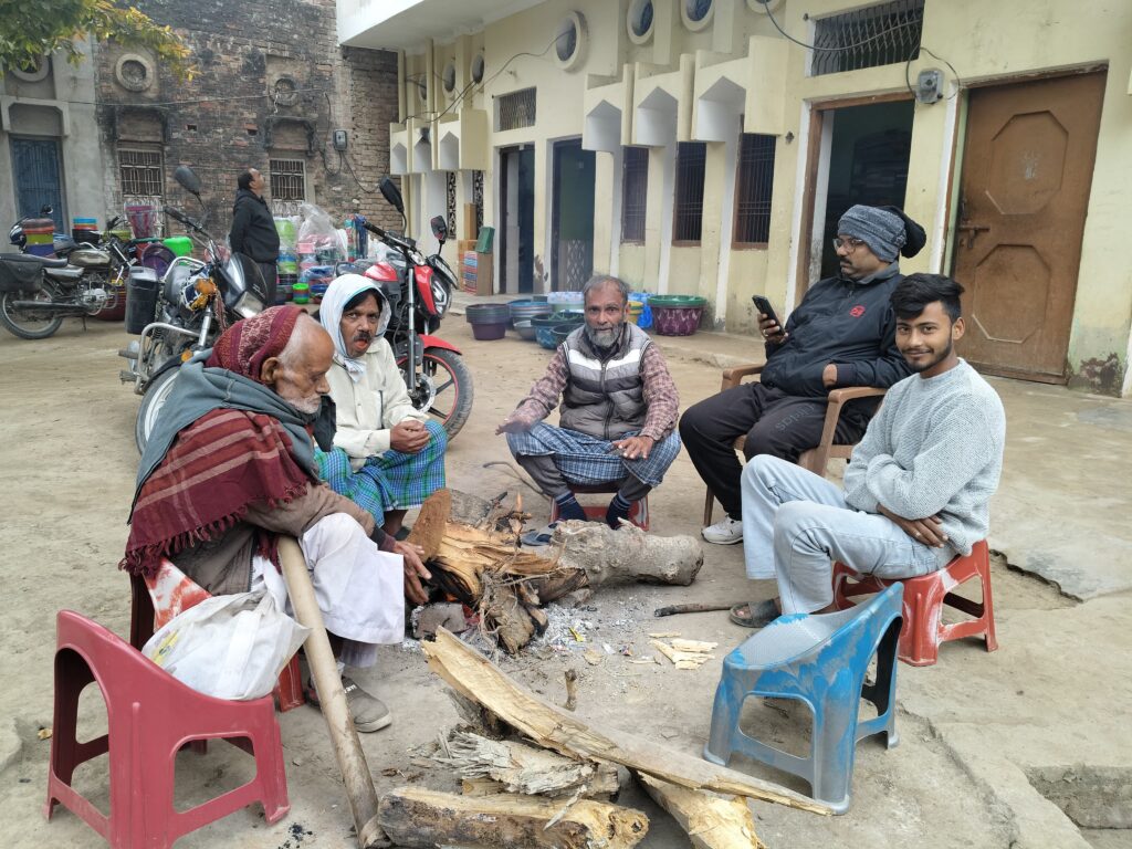 ठंड से जनता परेशान पालिका प्रशासन रहा नाकाम