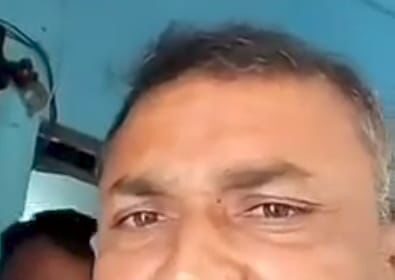 पीड़ित लाइनमैन छह माह से लगा रहा अधिकारियों के यहाँ चक्कर