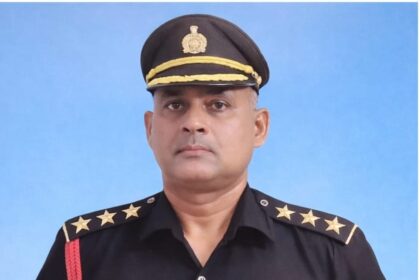 अपने गांव के विकास की लड़ाई लड़ रहा एक रिटायर्ड सेना अधिकारी