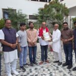 देश का सुनहरा भविष्य युवाओं पर निर्भर : बाबा दुबे