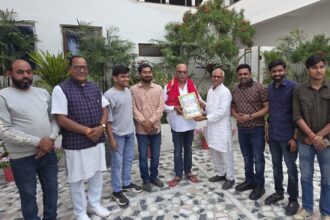 देश का सुनहरा भविष्य युवाओं पर निर्भर : बाबा दुबे