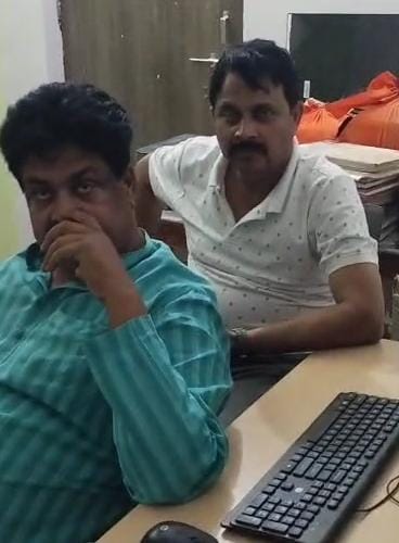 सुल्तानपुर: यादव परिवार के विवाद में पूर्व राज्यमंत्री राणा अजीत सिंह गिरफ्तार, थाने में "खातिरदारी" का वीडियो हुआ वायरल