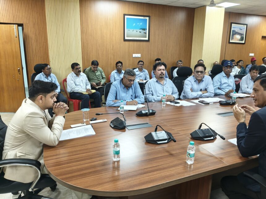 हाई रिस्क साइट से परिवारों को बेलगड़िया शिफ्टिंग तेज करने का निर्देश, उपायुक्त की अध्यक्षता में संयुक्त बैठक