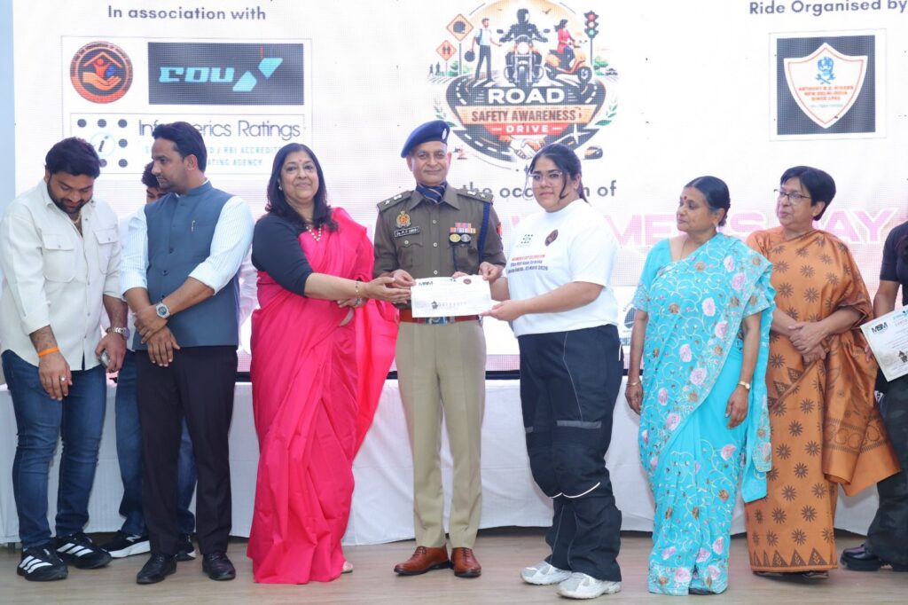 अंतरराष्ट्रीय महिला दिवस पर राजघाट से मेरठ तक सड़क सुरक्षा जागरूकता राइड