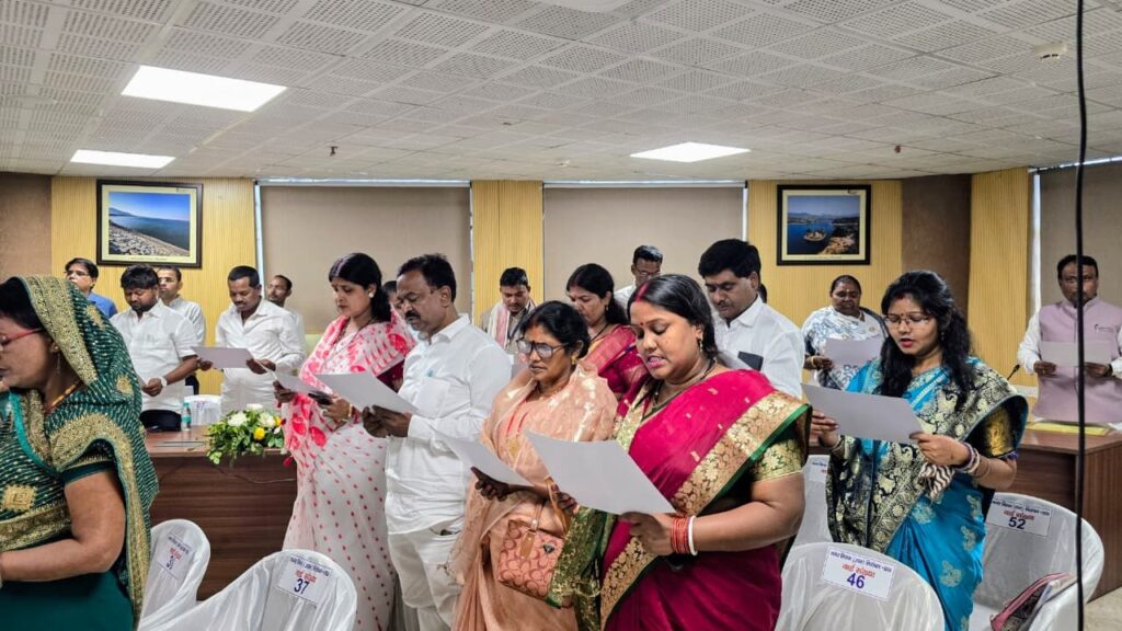 धनबाद नगर निगम में शपथ ग्रहण समारोह सम्पन्न, अरुण कुमार चौहान बने उप महापौर