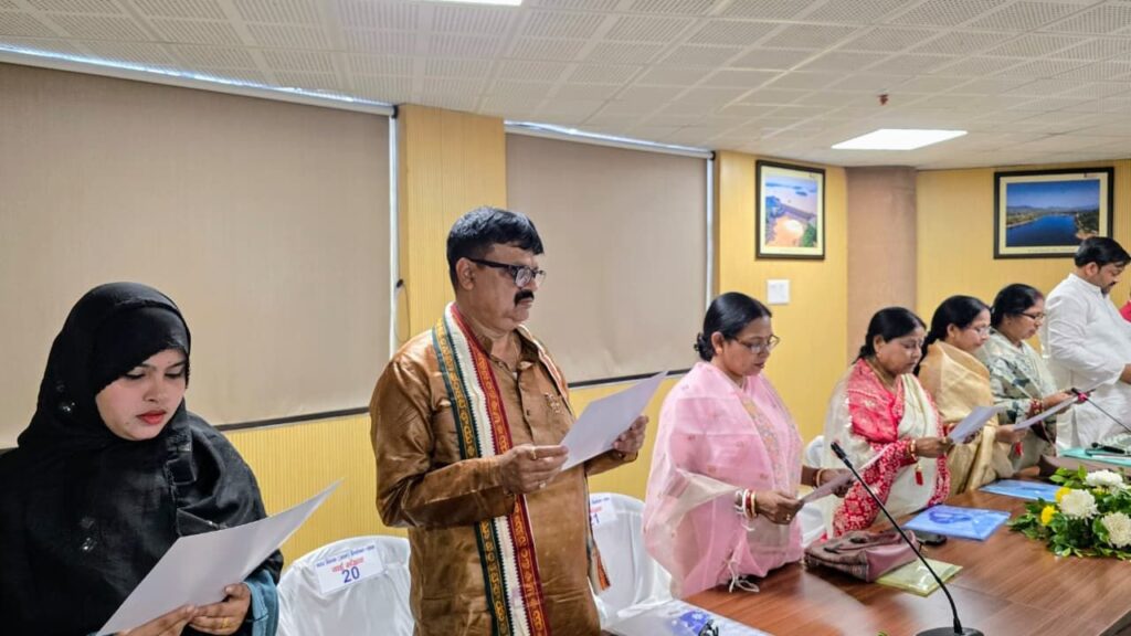 धनबाद नगर निगम में शपथ ग्रहण समारोह सम्पन्न, अरुण कुमार चौहान बने उप महापौर