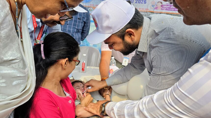 बच्चों को "दो बूंद जिंदगी की" पिलाकर डीडीसी ने किया पल्स पोलियो अभियान का शुभारंभ
