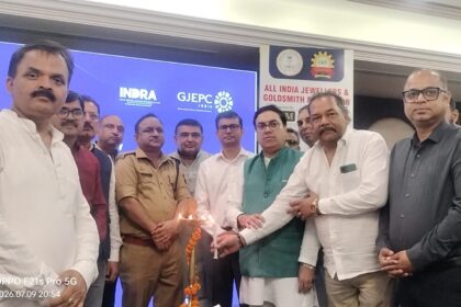 पुलिस मदद के लिए सदैव तत्पर हैं: ADCP जितेन्द्र कुमार दुबे